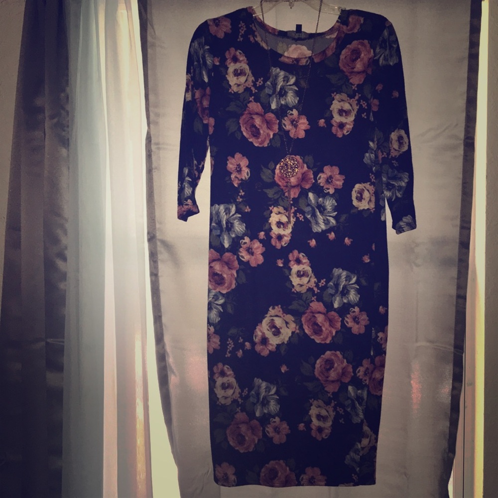 🌹Floral Dress🌹 ***FREE NECKLACE***